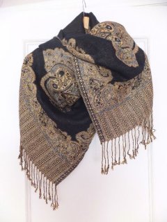 煌めくディテールをポイントに！