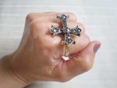 画像4: クロスモチーフダブルリング・Double Finger Cross (4)