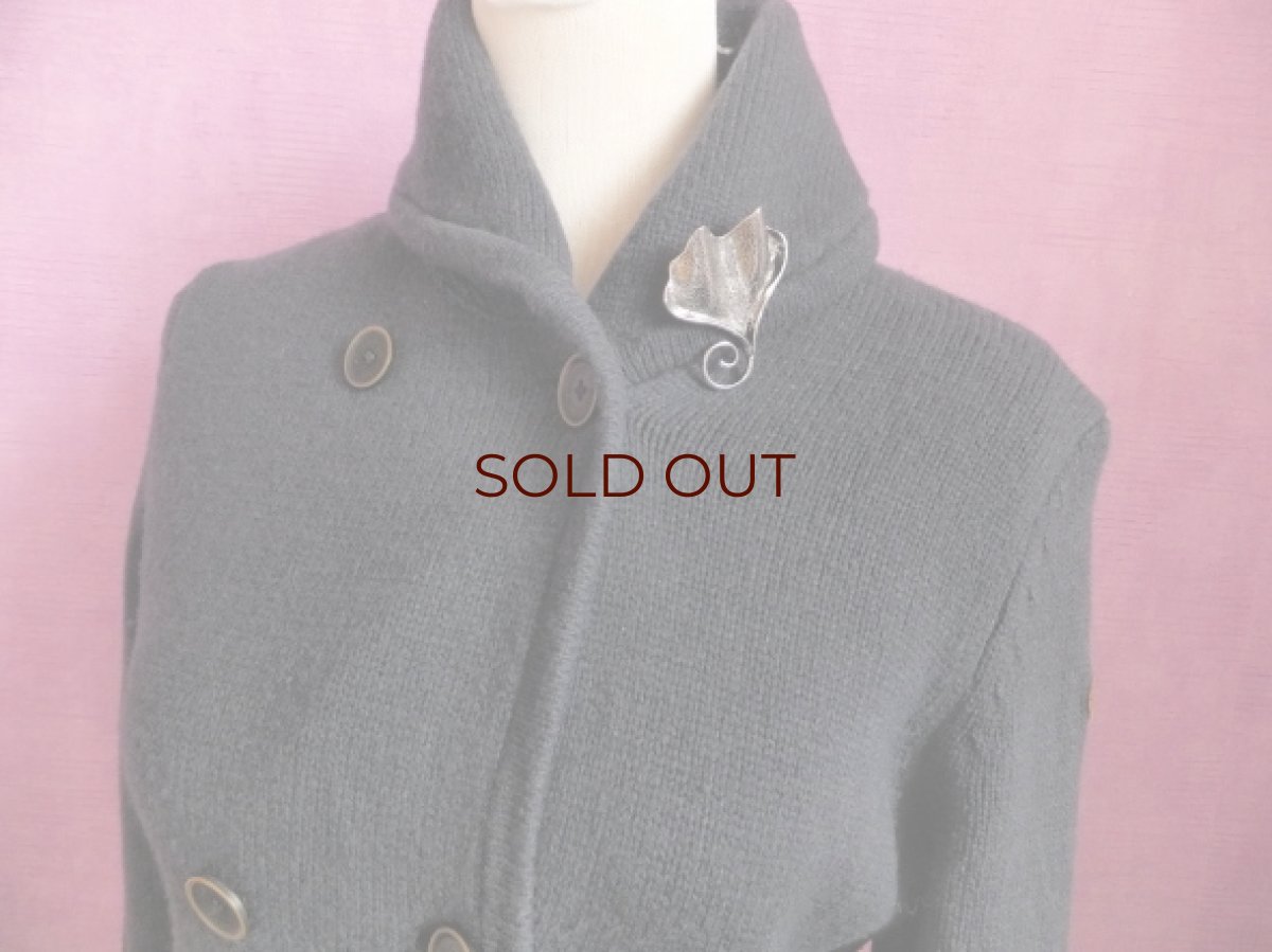 洋服に合わせるとこのようなイメージです。