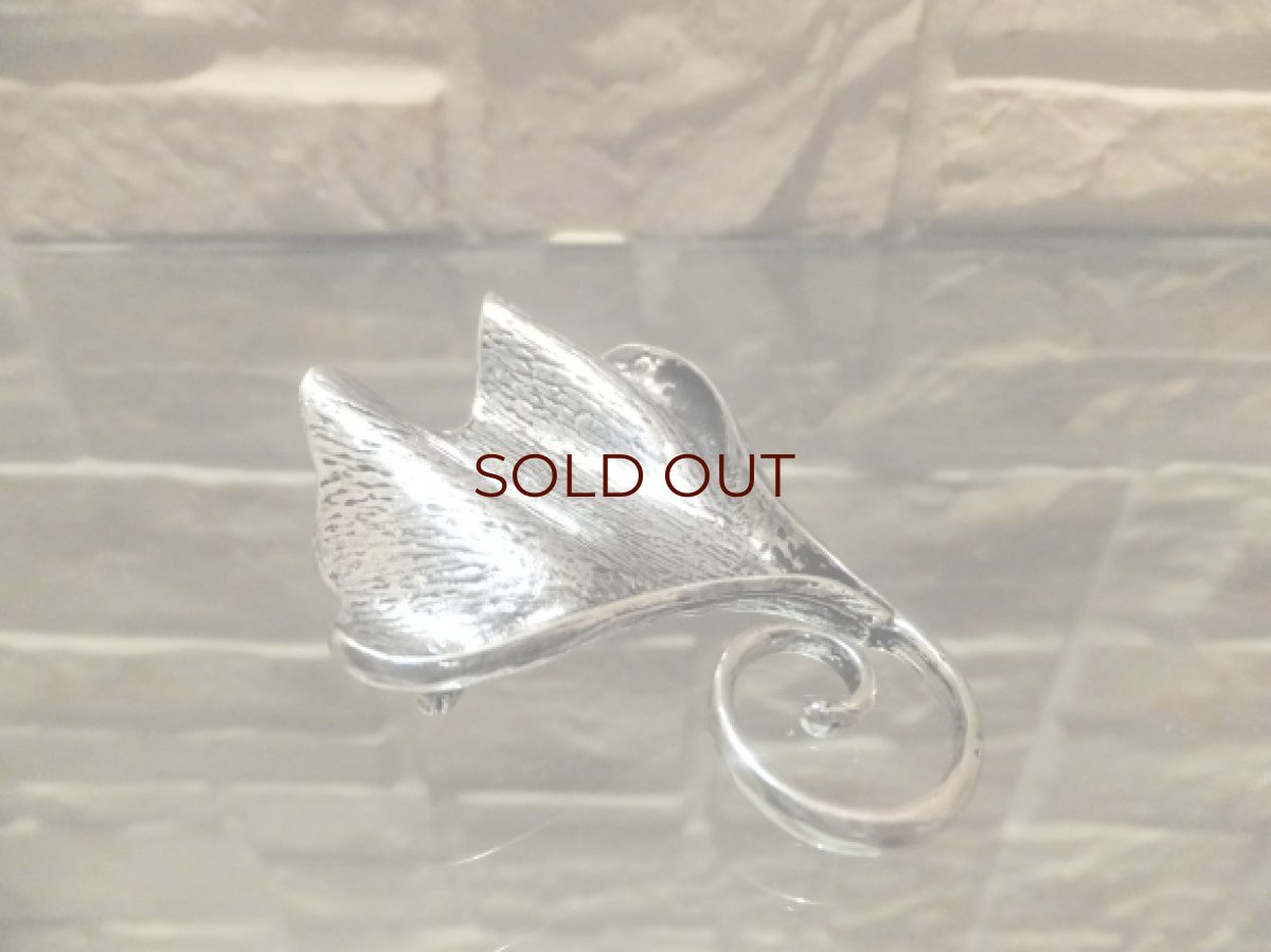 画像3: ナチュラルなリーフモチーフのメタルブローチ・Gingko (3)