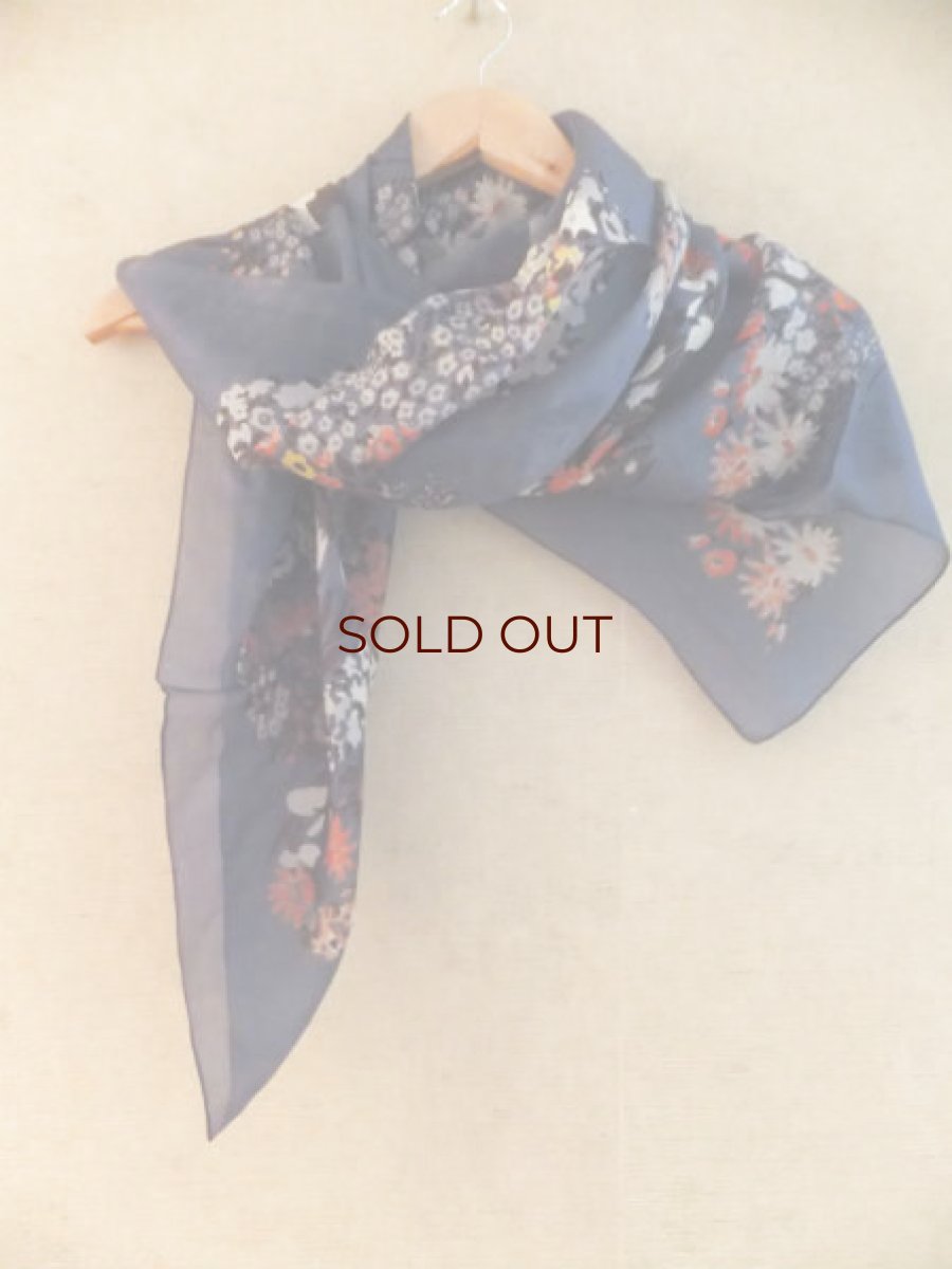 画像5: アーティー＆シックなフラワー柄シルクスカーフ・Lisa (5)