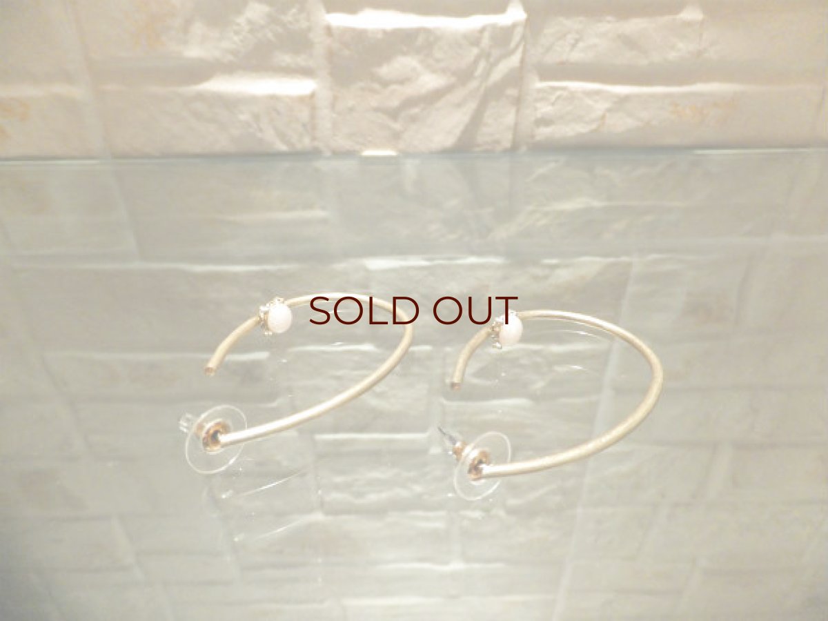 画像2: 天然石入りナチュラル・シックなピアス・Perla (2)