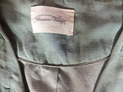 画像1: ユーズド商品・American Vintageのくすみグリーン色Vネックジャケット