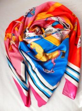 画像1: ユーズド商品・スペインで買い付けたポップで華やかなプリント柄スカーフ (1)
