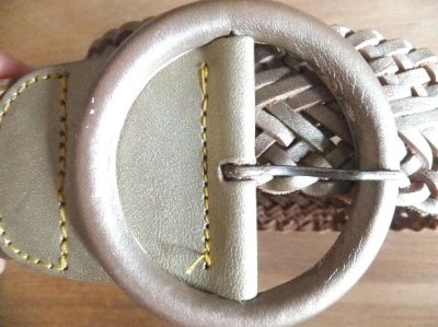 画像2: ユーズド商品・フランスで買い付けたゴールド色リアルレザー編み込みベルト
