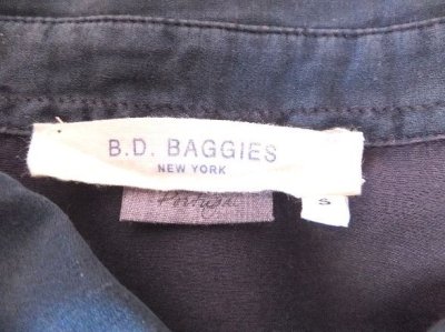 画像1: ユーズド商品・B.D. Baggiesの深いネイビー色プリーツ入りブラウス