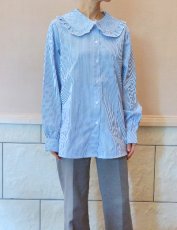 画像1: ユーズド商品・ベルギーより買い付けた知的なストライプ柄ビッグ襟ブラウス (1)