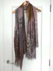 画像3: ユーズド商品・Unmade Copenhagenのアーティ＆シックなプリント柄ストール (3)