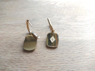 画像1: 半貴石入りシンプル＆ミステリアスなピアス・Irma