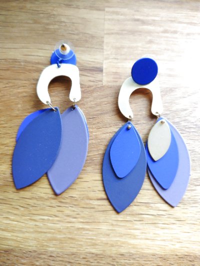 画像1: アーティ＆スタイリッシュなフォルムのピアス・Tais