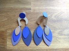 画像2: アーティ＆スタイリッシュなフォルムのピアス・Tais (2)