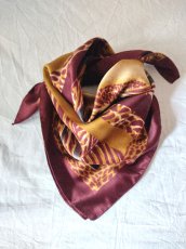 画像2: ユーズド商品・ フランスで買い付けたシックなレオパード柄入りヴィンテージスカーフ (2)