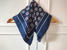 画像7: ユーズド商品・ フランスで買い付けたレトロ＆クラシックな柄入りヴィンテージスカーフ (7)