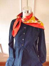 画像9: ユーズド商品・ フランスで買い付けたアーティな色柄のヴィンテージスカーフ (9)