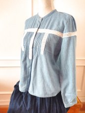 画像14: デッドストック商品・フランスKarl Marc Johnのレース入り薄手コットンデニムシャツ (14)