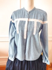 画像13: デッドストック商品・フランスKarl Marc Johnのレース入り薄手コットンデニムシャツ (13)