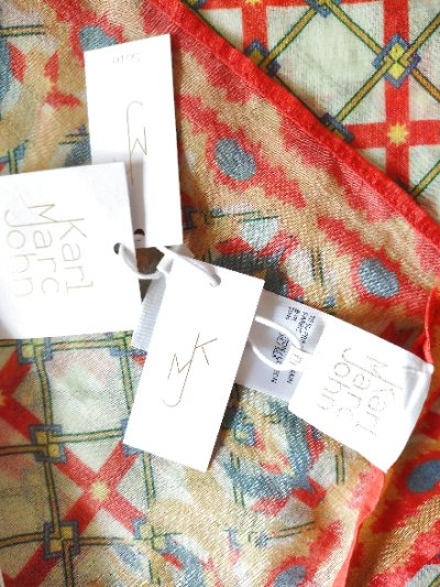 画像1: Karl Marc Johnのレトロ＆エレガントな柄のコットン+シルク素材スカーフ・Papaye