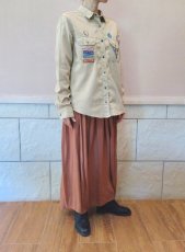 画像3: ユーズド商品・フランスFIVEの多彩なワッペン付きベージュ色ワークシャツ (3)