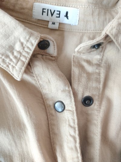 画像1: ユーズド商品・フランスFIVEの多彩なワッペン付きベージュ色ワークシャツ