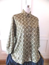画像11: ユーズド商品・フランスHodのレトロな柄入りドロップショルダーのアンプルシャツ (11)