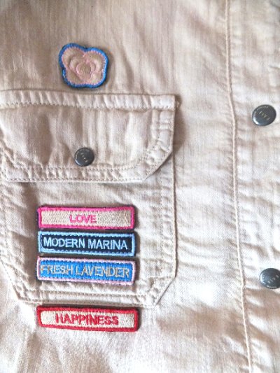 画像3: ユーズド商品・フランスFIVEの多彩なワッペン付きベージュ色ワークシャツ