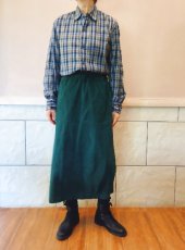 シャツインにして着用したイメージです。