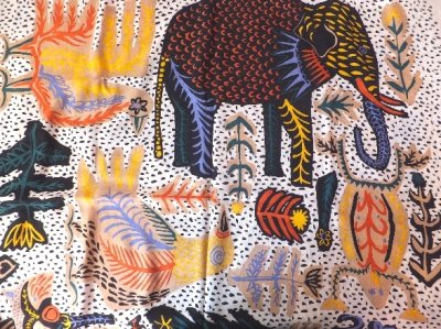 画像3: ユーズド商品・スペインBimba y Lolaのポップでハッピーな色柄が芸術的なストール