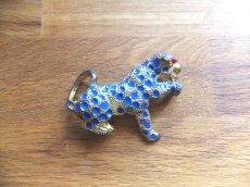 画像2: ユーズド商品・訳あり価格！スペインより買い付けたパンサーモチーフのヴィンテージブローチ (2)