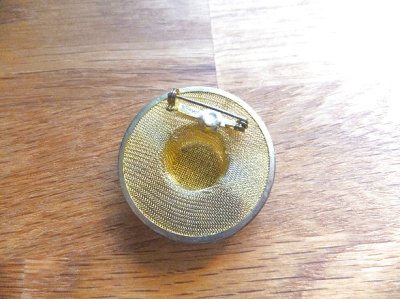 画像2: ユーズド商品・スペインより買い付けたツバ広ハットモチーフのヴィンテージブローチ