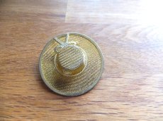 画像2: ユーズド商品・スペインより買い付けたツバ広ハットモチーフのヴィンテージブローチ (2)