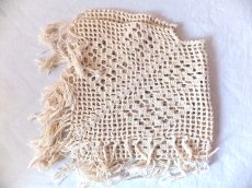 画像2: ユーズド商品・スペインより買い付けたノスタルジックなフリンジ付きクロシェ編みポンチョ (2)