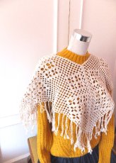 画像8: ユーズド商品・スペインより買い付けたノスタルジックなフリンジ付きクロシェ編みポンチョ (8)