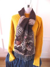 画像1: ユーズド商品・スペインより買い付けた緻密な刺繍デザイン入りウール100％ストール (1)