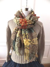 画像8: ユーズド商品・スペインより買い付けたノスタルジック＆アーティなチェック柄ストール (8)