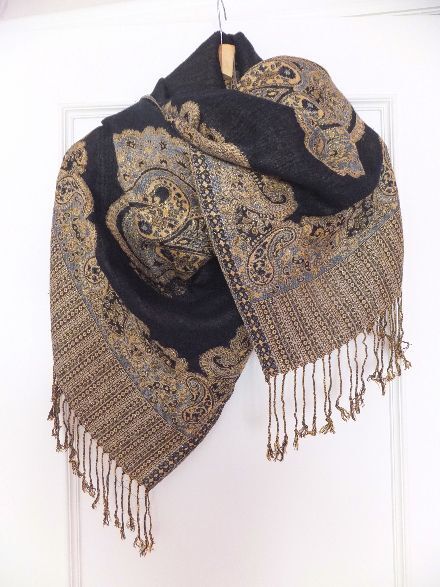 煌めくディテールをポイントに！